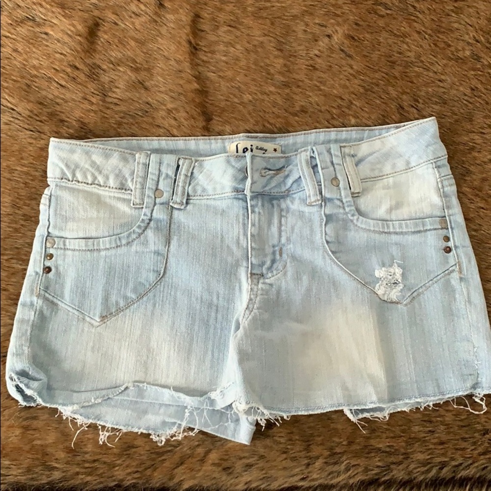 Lei jean shorts size junior 7 / fits like womens 4